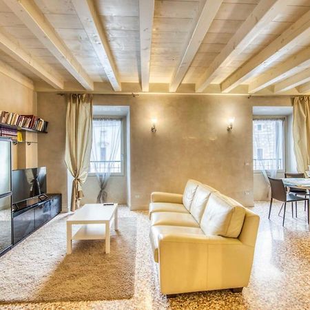 Apartmentsarena - Suite Mercatorum - Piazza Erbe Βερόνα Εξωτερικό φωτογραφία