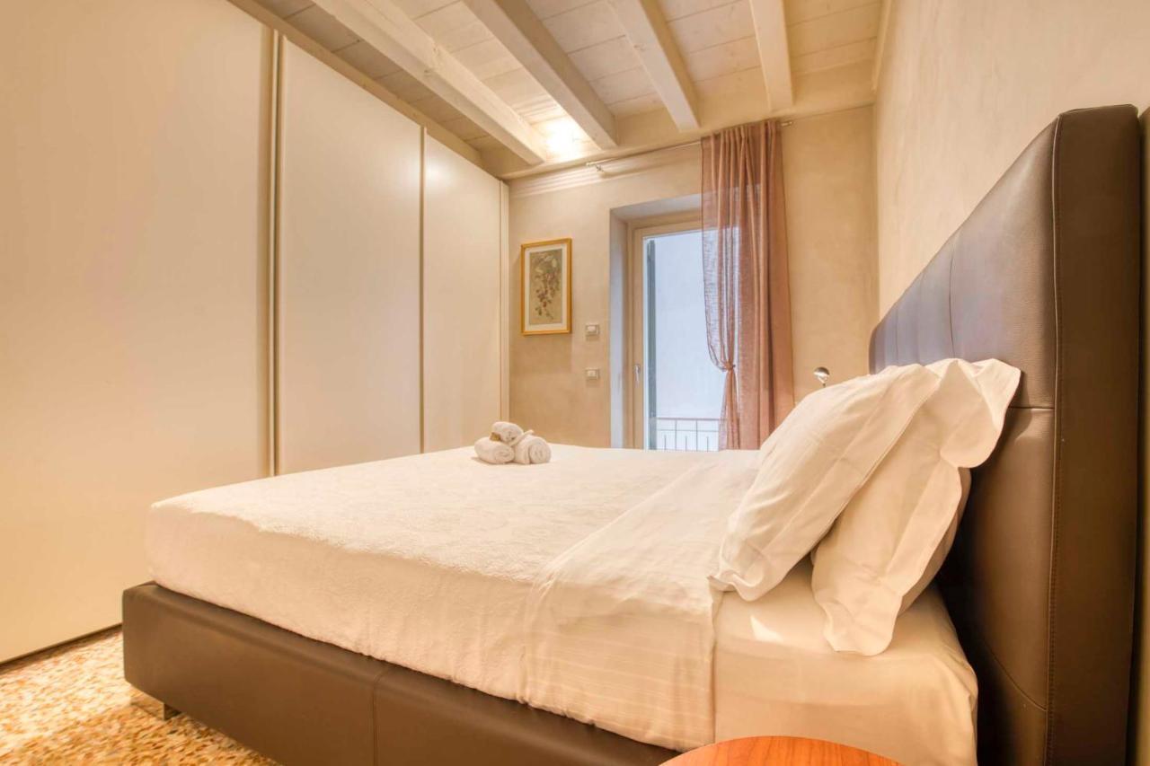 Apartmentsarena - Suite Mercatorum - Piazza Erbe Βερόνα Εξωτερικό φωτογραφία