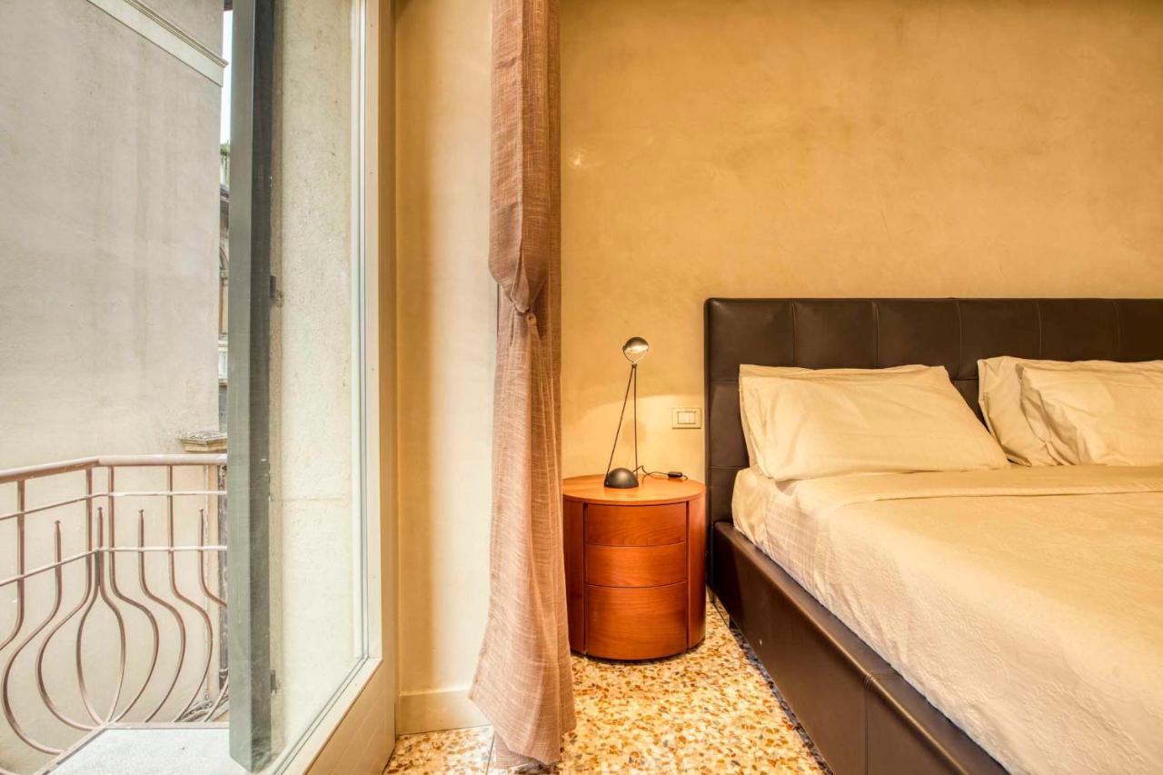 Apartmentsarena - Suite Mercatorum - Piazza Erbe Βερόνα Εξωτερικό φωτογραφία