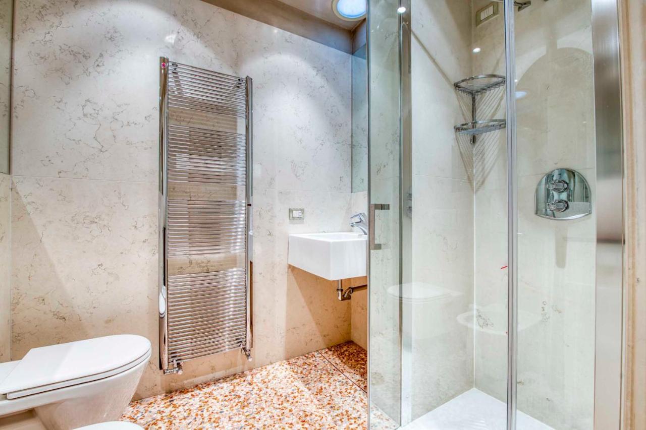 Apartmentsarena - Suite Mercatorum - Piazza Erbe Βερόνα Εξωτερικό φωτογραφία