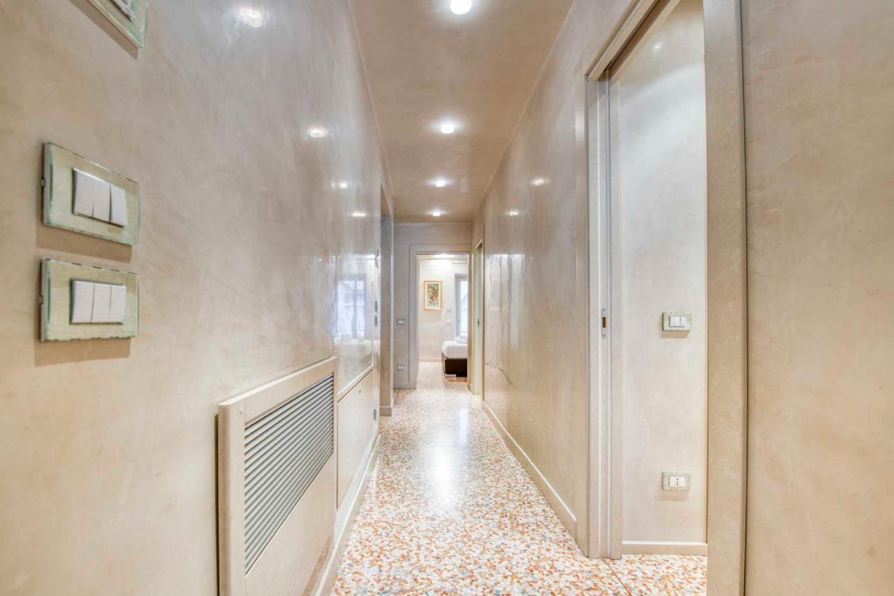 Apartmentsarena - Suite Mercatorum - Piazza Erbe Βερόνα Εξωτερικό φωτογραφία