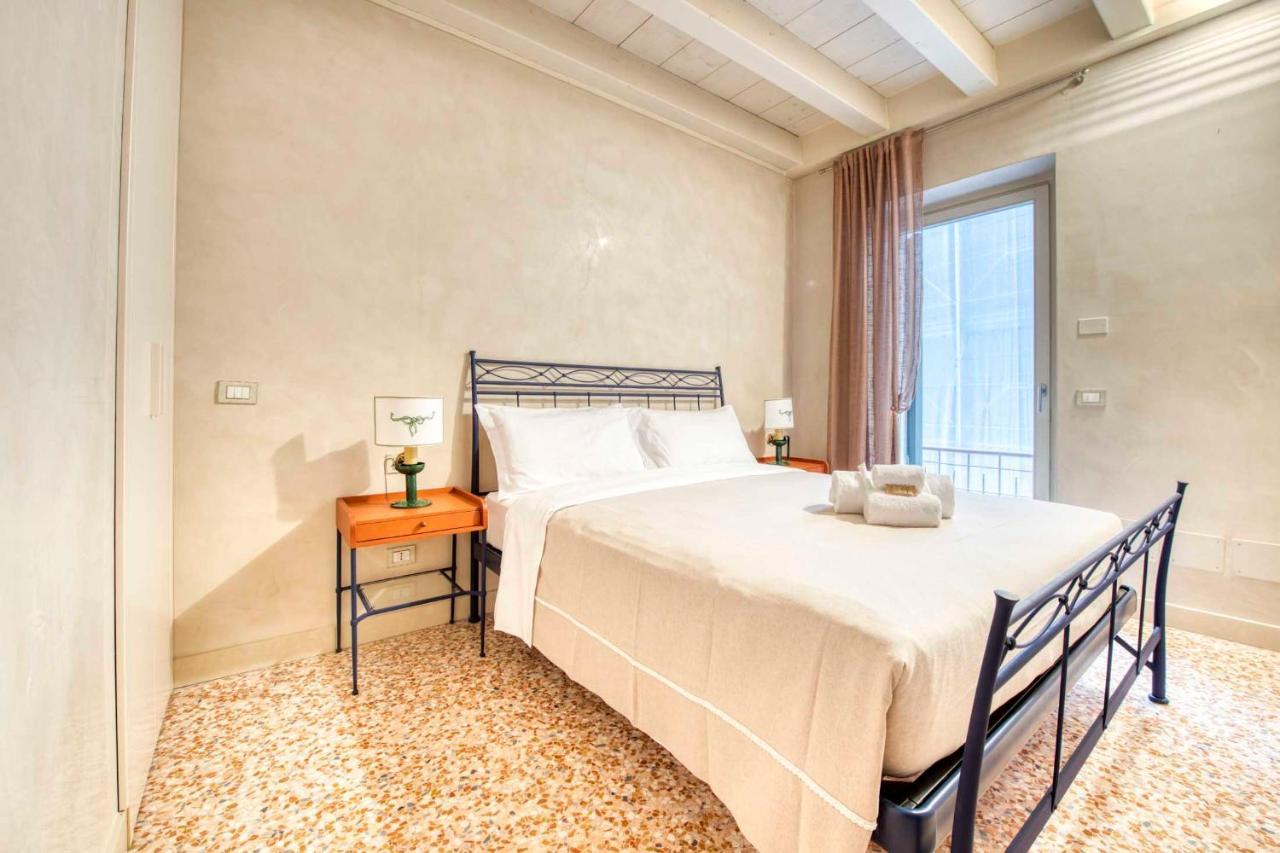Apartmentsarena - Suite Mercatorum - Piazza Erbe Βερόνα Εξωτερικό φωτογραφία