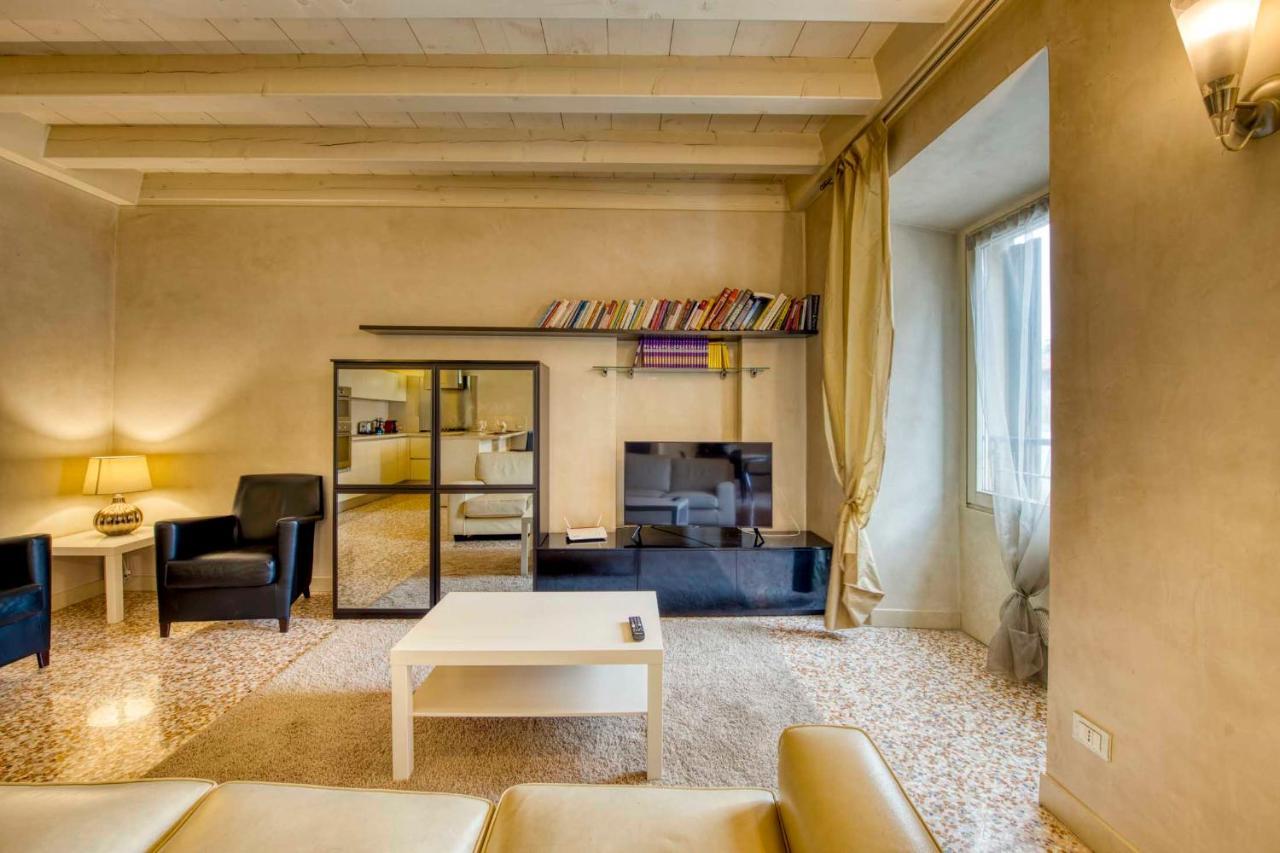 Apartmentsarena - Suite Mercatorum - Piazza Erbe Βερόνα Εξωτερικό φωτογραφία