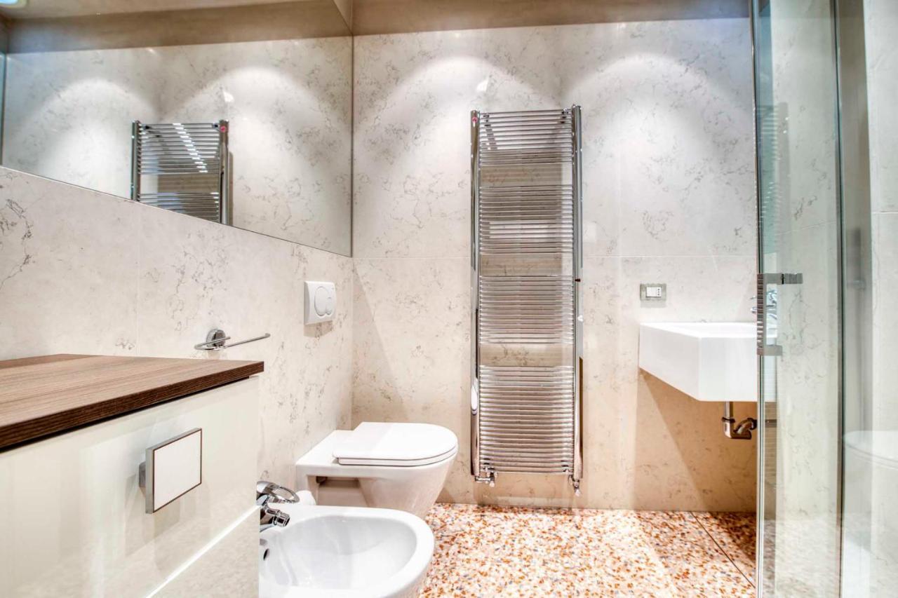 Apartmentsarena - Suite Mercatorum - Piazza Erbe Βερόνα Εξωτερικό φωτογραφία