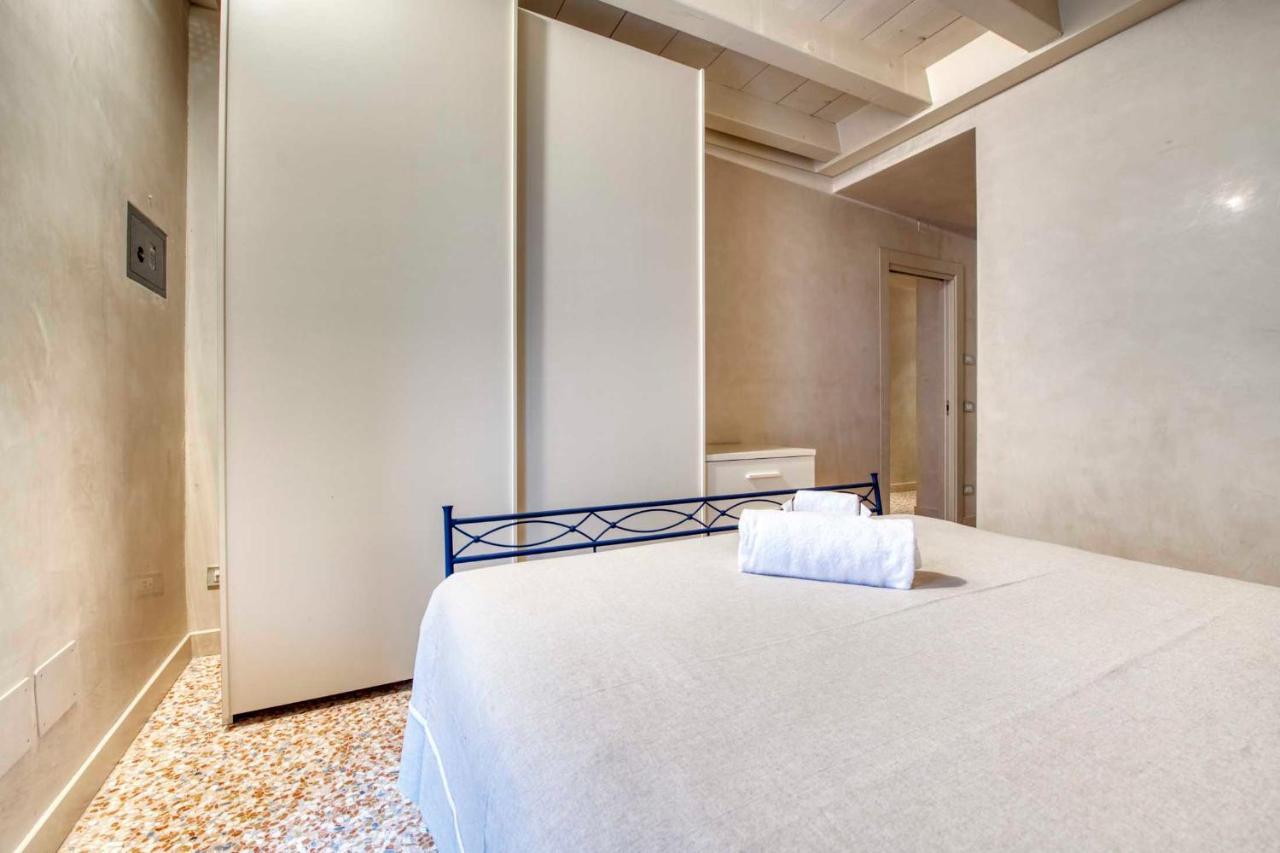 Apartmentsarena - Suite Mercatorum - Piazza Erbe Βερόνα Εξωτερικό φωτογραφία