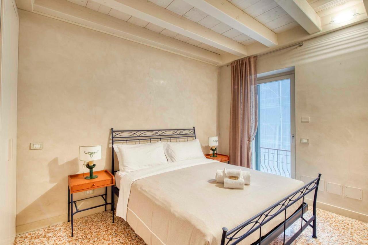 Apartmentsarena - Suite Mercatorum - Piazza Erbe Βερόνα Εξωτερικό φωτογραφία