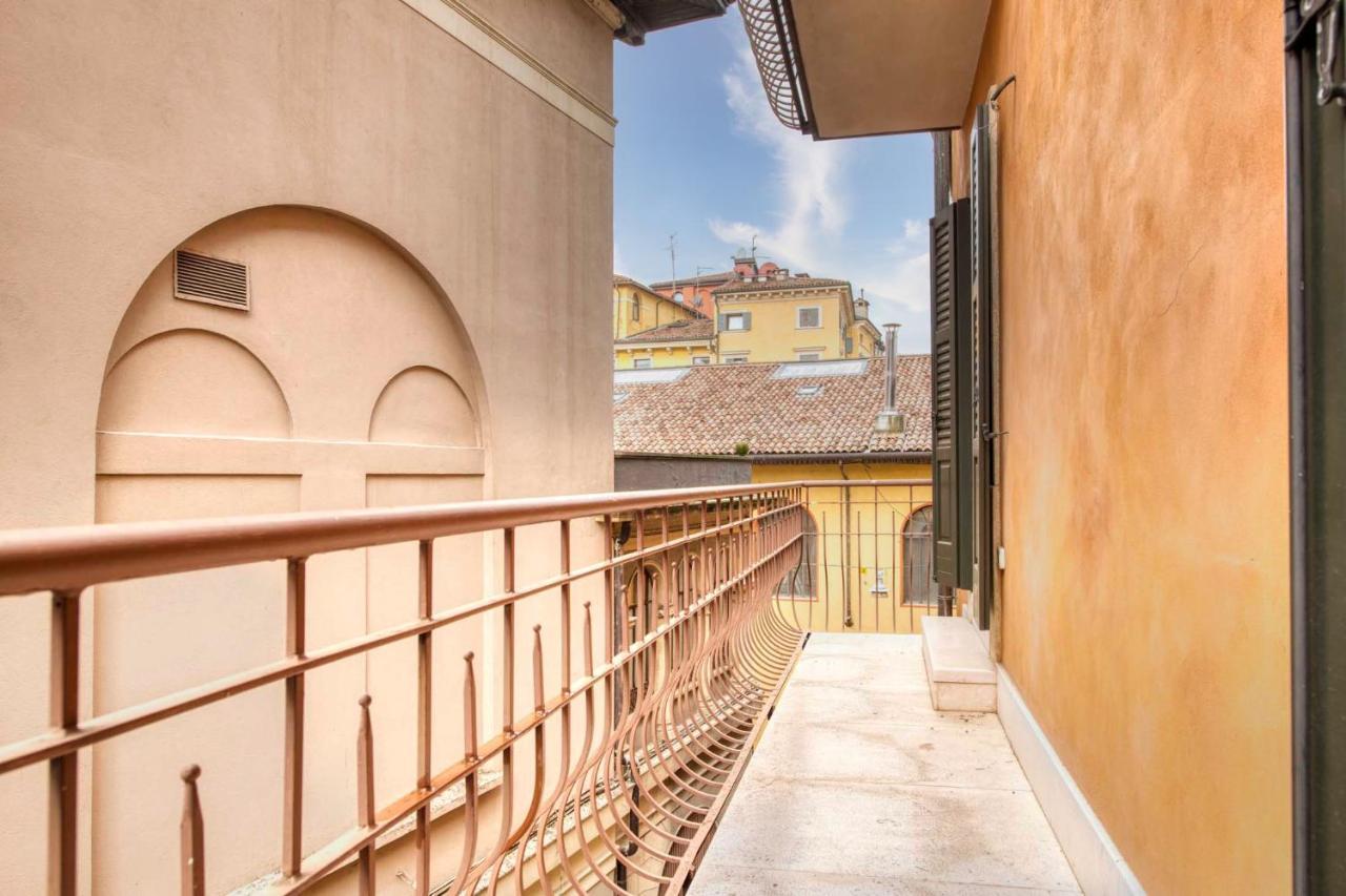 Apartmentsarena - Suite Mercatorum - Piazza Erbe Βερόνα Εξωτερικό φωτογραφία